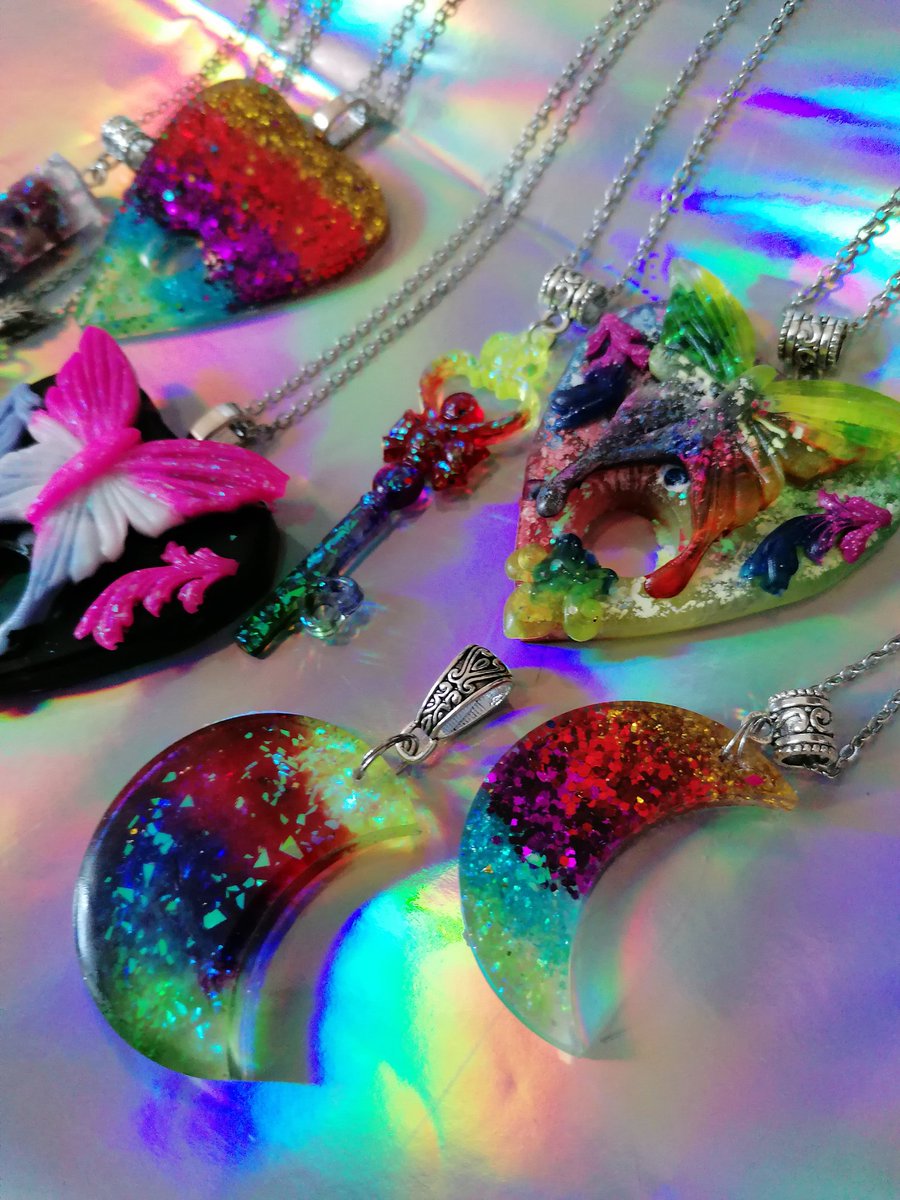 GSTQBijoux's tweet photo. ✨ Des couleurs pour illuminer ta journée ✨
Très content-e de ces dernières pièces en résine, j'espère qu'elles vous plairont aussi :) https://t.co/bvBEK1fMYC