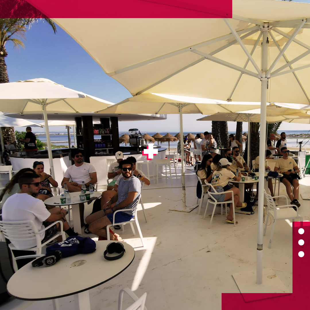 WhitePress® Global tweet media