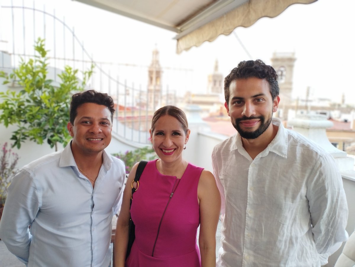 HondurasGlobal's tweet photo. Los responsables de los distintos comités informaron de sus actividades y logros a lo largo del año, haciendo un balance positivo de las distintas acciones realizadas, que iremos compartiendo en nuestras redes sociales en las próximas semanas. 
#embajadadehondurasenespaña https://t.co/HaNLEAat5M