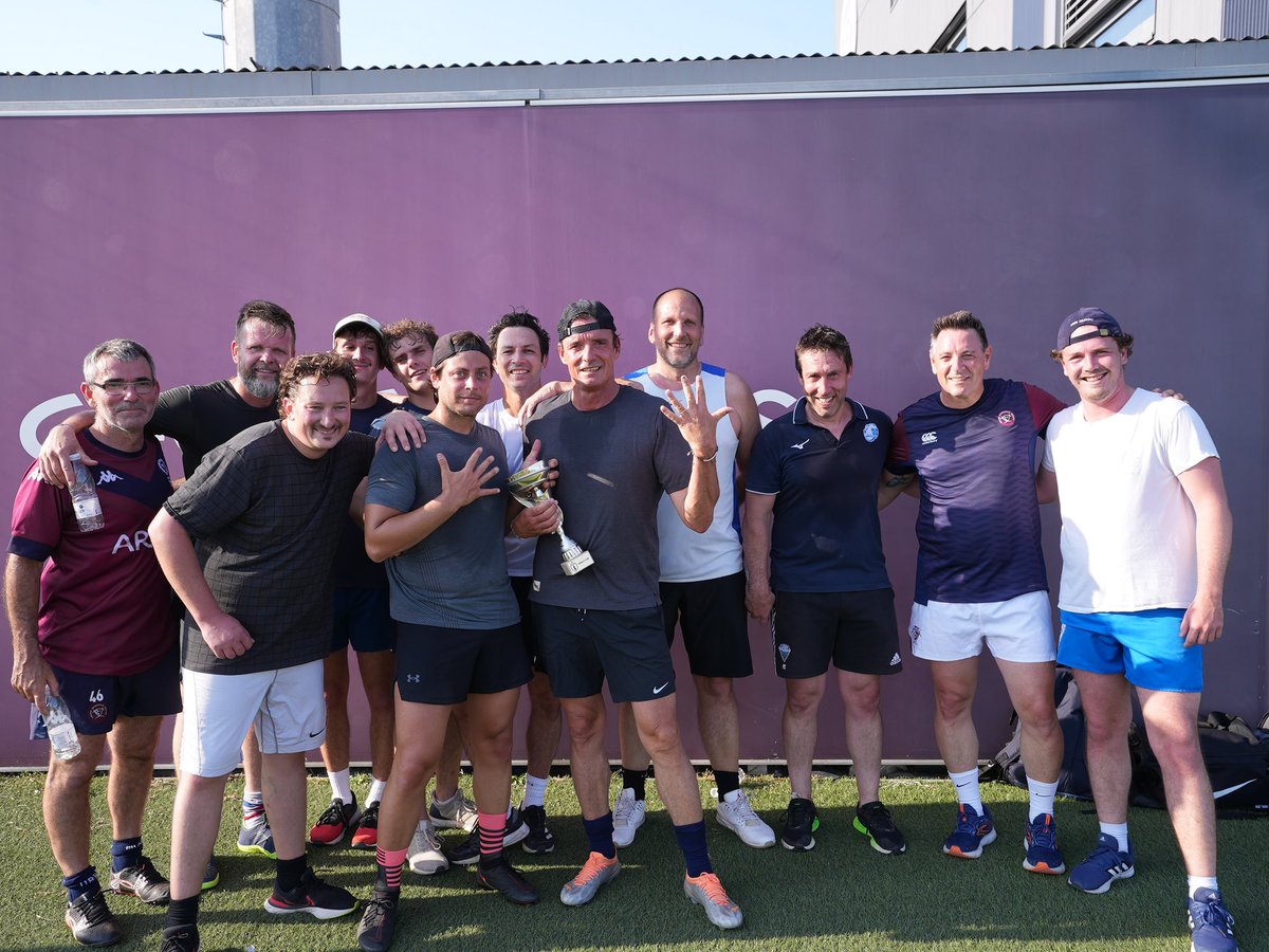 UbbBusinessClub's tweet photo. Ce mercredi a eu lieu la 𝗚𝗮𝗿𝗱𝗲𝗻 𝗣𝗮𝗿𝘁𝘆 𝗨𝗕𝗕 𝗚𝗿𝗮𝗻𝗱𝘀 𝗖𝗿𝘂𝘀 au CEVA Campus 🍇

Nos partenaires ont pu s’affronter sur un petit match de rugby, le tout suivi d’un barbecue gastronomique par le chef @ServasThibaut 

Merci à tous pour cette belle soirée. ✨ https://t.co/agxid2tGrO