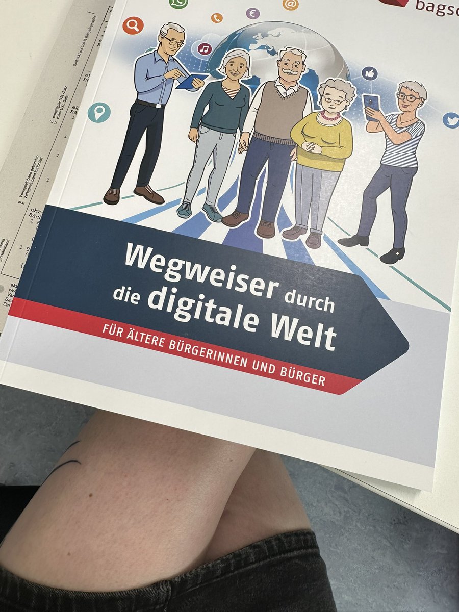 Ganz schön frech vom Ex-Azubi mir das in die Hand zu drücken. 🤣👵🏻 #frecherfratz #Digitaltag in der #stabiwupp