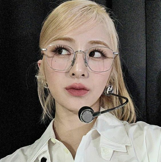 ˗ˏˋ ´ˎ˗   restarting  ❲ day 6)  

hi everyone im gia and im currently looking for interactive moots (esp filo)  

·   minor , she / her 
·   eng / fil  
·   engene , dive , midzy , fearnot , bunnies   
·  not new to #kpoptwt &amp; #stantwt     

 ♡ / ↻ are very much appreciated
