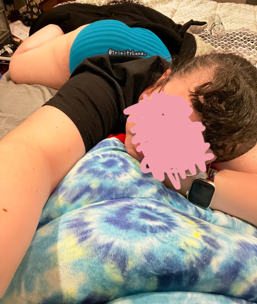 TrinityLuna_'s tweet photo. #nsfw #nsfw_twt #nsfwtwt #nsfwacc #nsfwaccount #nsfwtw #booty #butt
#Chubby_girl #Acup #BigAss #small_breasts #Chubby Cuddling up with my squishmallow. Do you prefer me with clothes or without? 💕🩵💜 https://t.co/IYGlyLOcaT
