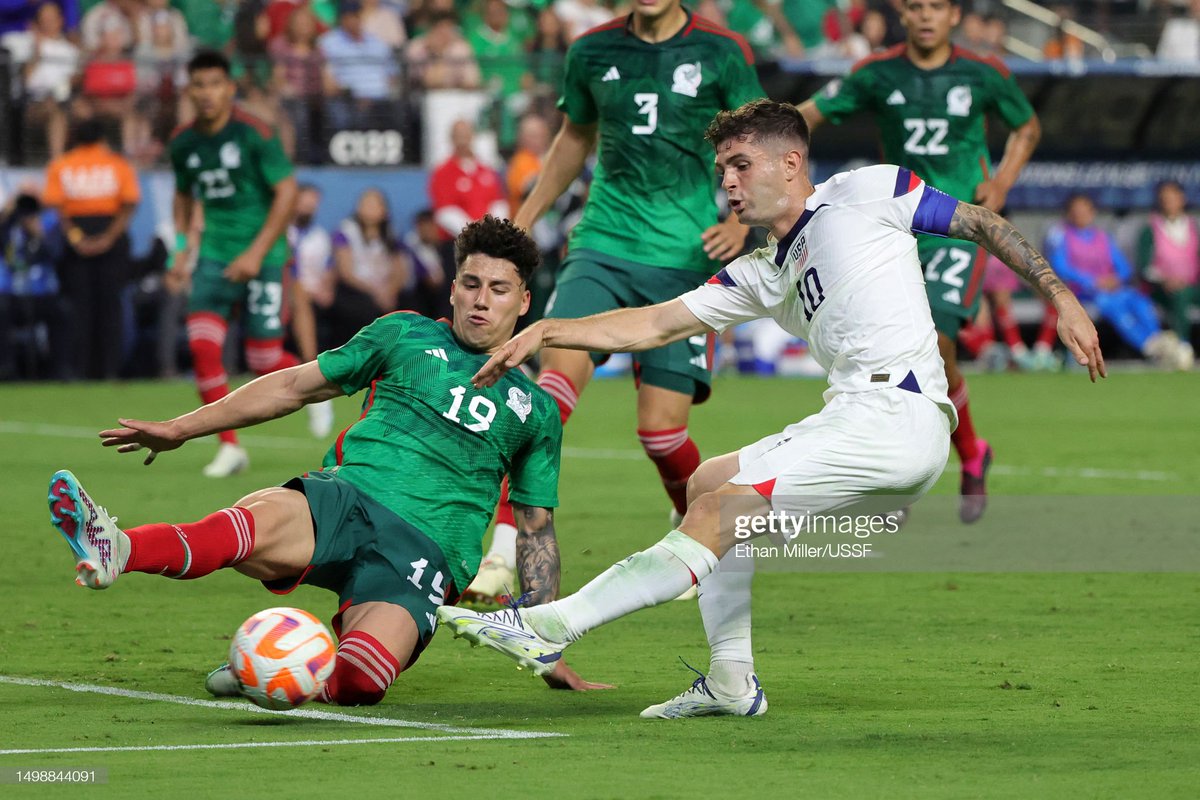 GettySport's tweet image. Christian Pulisic scored twice as USA wins 3-0 over Mexico in chaotic game that saw 4 red cards handed out and the referees calling the game with 5 minutes remaining in extra time in the 2023 CONCACAF Nations League Semifinal  📷:  Candice Ward, Omar Vega , Ethan Miller