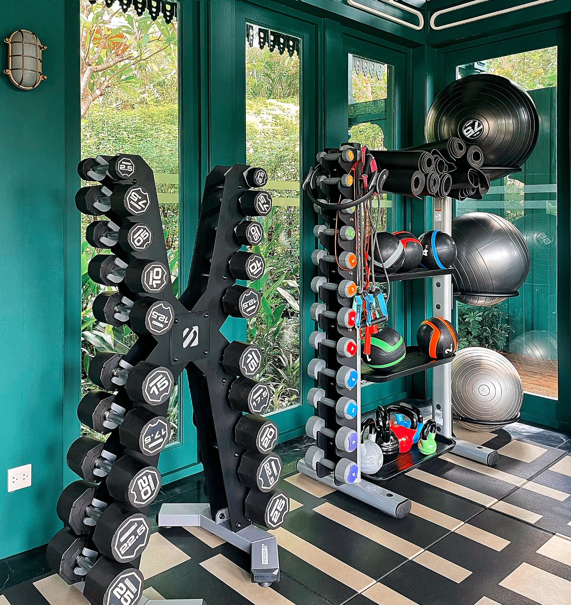 AorPhatthawut's tweet photo. Training session at the gym. #InterContinentalKhaoYai https://t.co/FJTpcswb1X