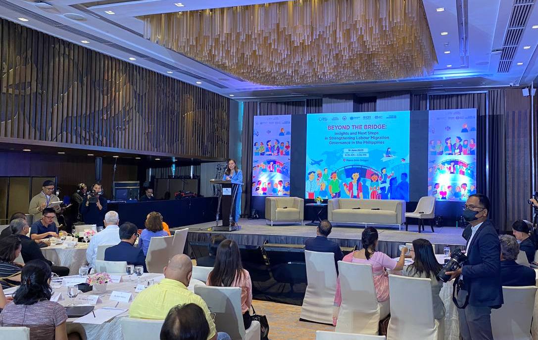 sayma_razzaki's tweet photo. Joining the event today: 'Beyond the BRIDGE: Insights and Next Steps in Strengthening Labour Migration Governance in the Philippines'. Educational discussions on labor migration governance, policymaking, and capacity-building.
#BRIDGE
#BRIDGEProgramme https://t.co/pc6Yn5riua