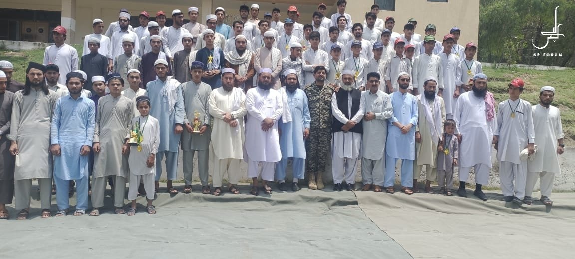 KPForum88's tweet photo. #PakistanArmy organized #Jandool Youth Convention in #Samarbagh, bringing together students and teachers from various schools and madaris. The event aimed to empower youth, promote unity, and strengthen national pride.
#KhyberPakhtunkhwa
1/2 https://t.co/OyBdBHcSRq