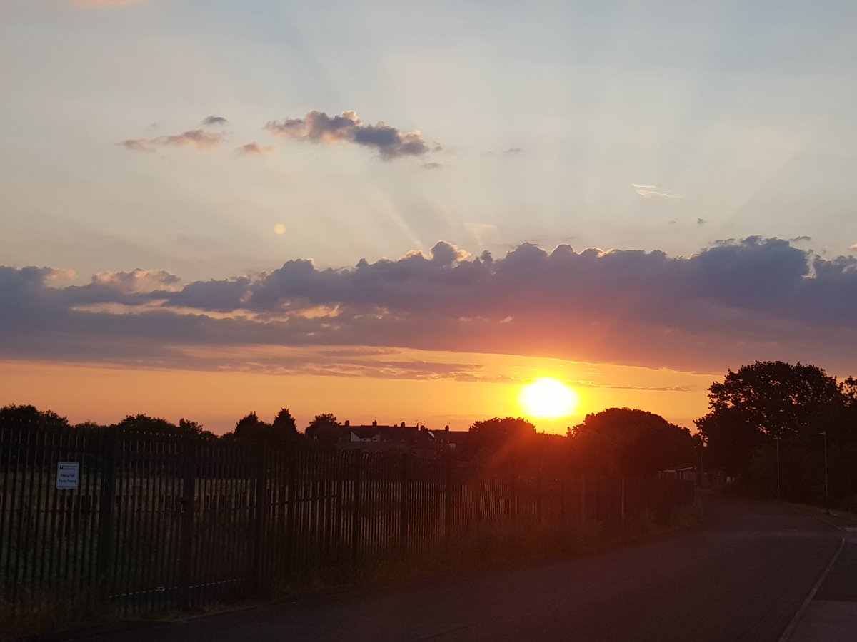 nuneatonmems's tweet photo. Few for @Jacksweatherch1 Up and out before the cock had crowed today - lovely morning #Stockingford #Nuneaton https://t.co/fRBKK5nZeR