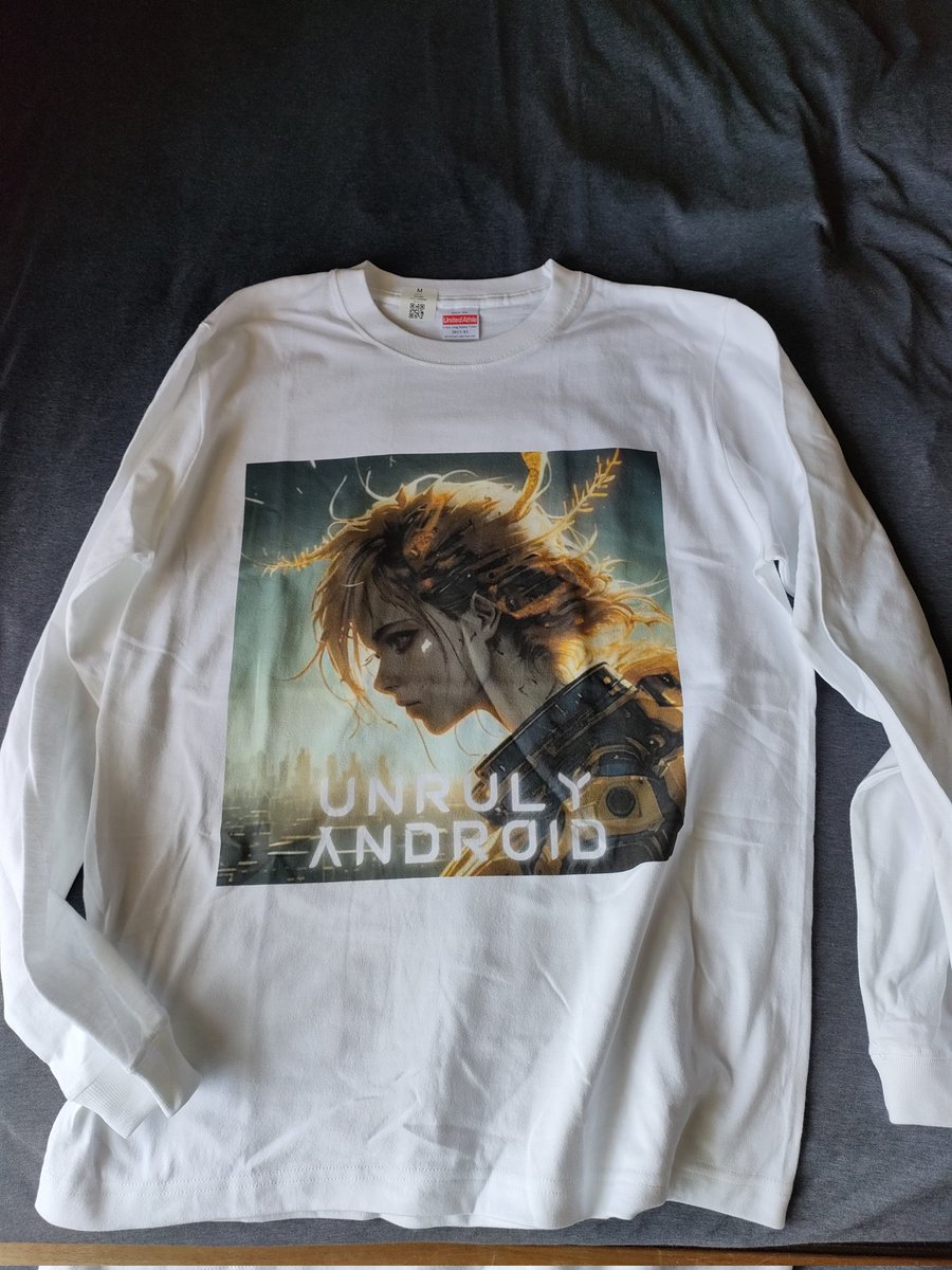 sawa1414's tweet photo. Tシャツ届きました✨
ジャストサイズで良い感じ!
普通に着れそうです。
(175cm68kgくらいでMサイズ)
受注生産ですが頼んでからちょうど一週間くらいでした。
プリント部分のサイズが少し大きく感じるのでもう少し小さめに調整します。
#UnrulyAndroid #suzuri
#MOOAR #GNT https://t.co/mKt7A3Gimw