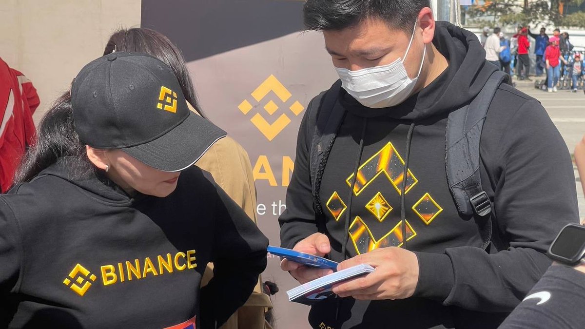 BinanceAngels's tweet photo. We’re thrilled to see our #Binance Angels and community members conquering the 5-km Ulaanbaatar Marathon in Mongolia!

Here are some shots from the event 👇 https://t.co/YxhV3SDQpJ
