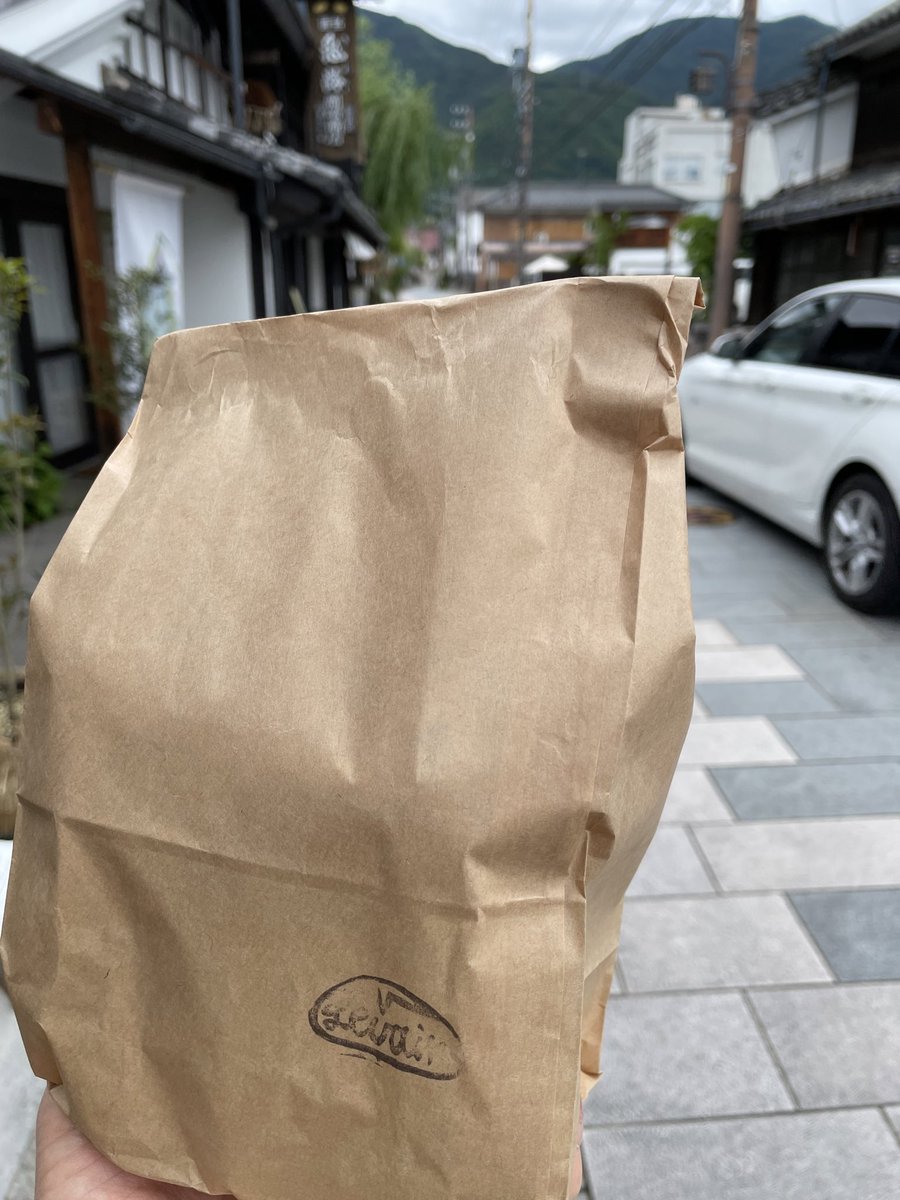 「去年の今頃上田と別所温泉にいたんだよー」|南天(出浦党 アンナチュラルなパセリ)のイラスト