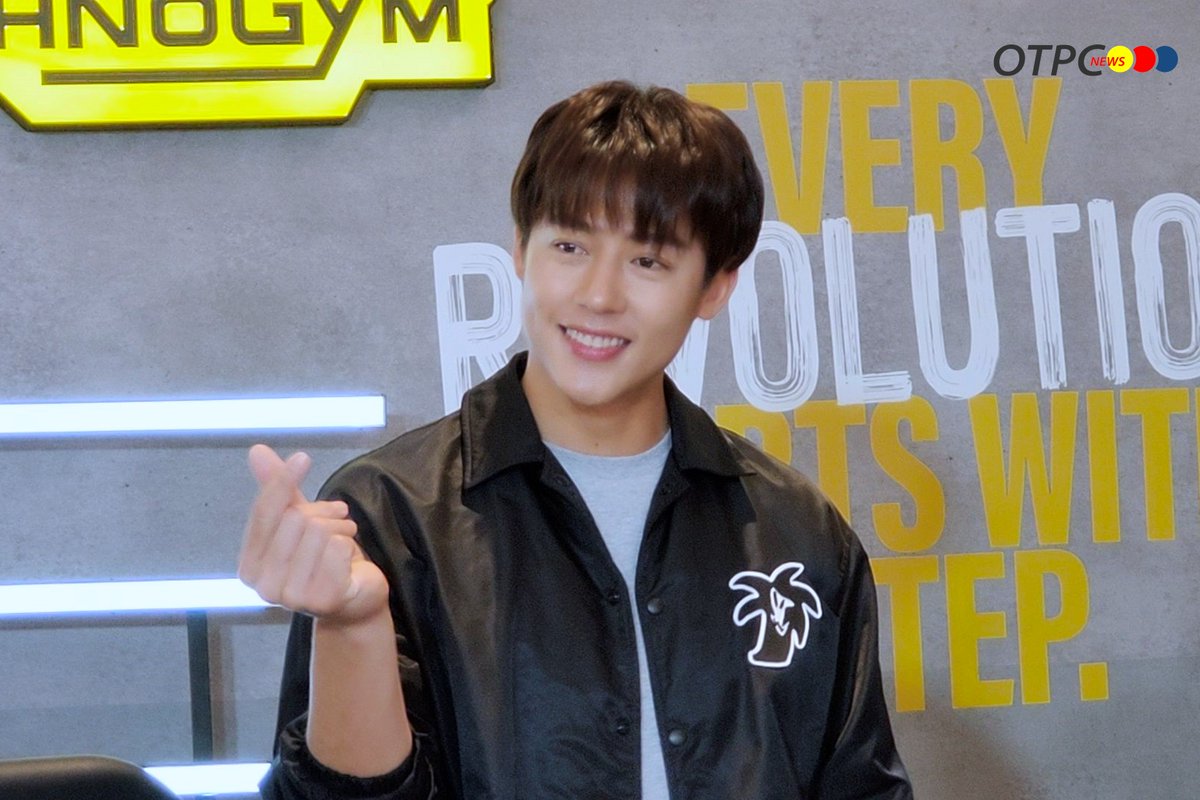 otpcnews's tweet photo. "หมาก-ปริญ" ร่วมงานเปิดตัว "Technogym Run" นวัตกรรมลู่วิ่งไฟฟ้าที่ปฏิวัติวงการ จาก Technogym แบรนด์อันดับหนึ่งด้านอุปกรณ์เครื่องออกกําลังกายระดับโลก จากประเทศอิตาลี
https://t.co/quvau853Sy
#หมากปริญ #mark_prin
#TechnogymRun #TechnogymTH https://t.co/SG1arUMhs1