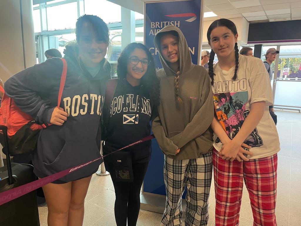 stgeinternat's tweet image. Just like that it’s time to say bye to our @TVSGlobal exchange students! We hope you have enjoyed your time at @stgeorgesedin. 
Safe travels home 🏴󠁧󠁢󠁳󠁣󠁴󠁿🇺🇸
#exchangeprogramme #makingconnections #hasteyeback