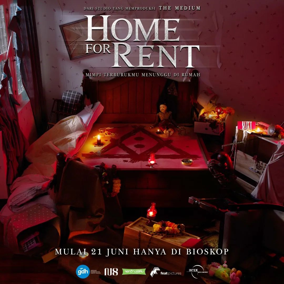 ham_sofi_id's tweet photo. Setelah medium, ternyata masih ada film thai #HomeForRent yg WAJIB bangt buat ditontnin.
Gila ya, rapalan mantranya terngiang2 sampe klar nonton. Minim penampakan namun sngat menyeramkan. Bahkan dbuat kaget dgn twist berlapis dgn 3 sudut pndang yg brbeda. BAGUS SEKALI
#ham_ https://t.co/fA8Eb4mjPE