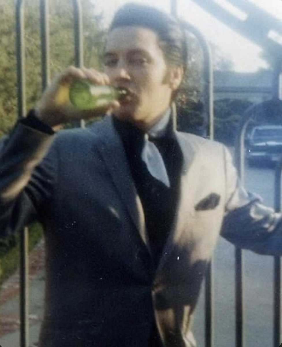 Lynette Rizzo/saw Elvis x 19 on Twitter: 