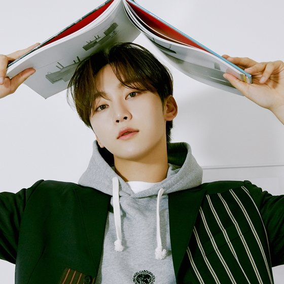 pannchoa's tweet photo. OP praises Seungkwan's handsome looks
https://t.co/ZcnKq2Kw3p https://t.co/Inzfal87vy