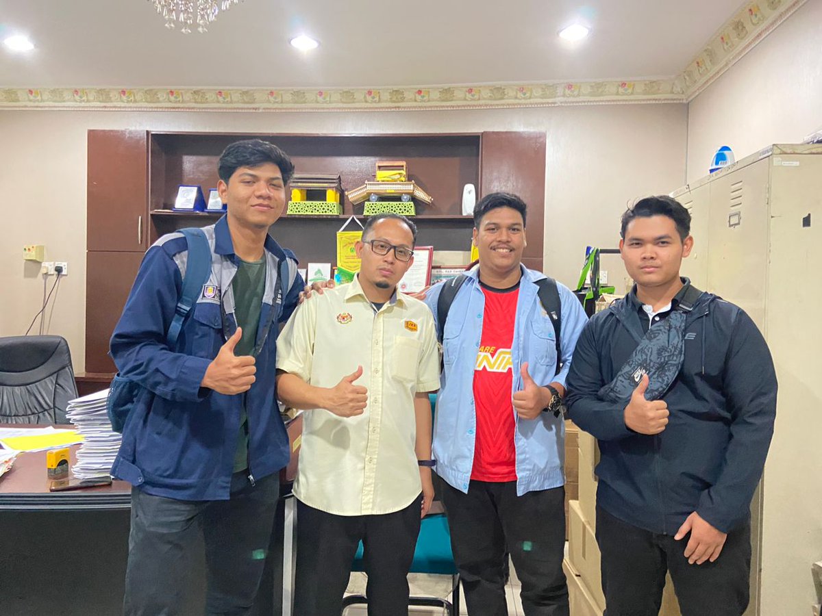 danialjkrckm's tweet photo. KHAMIS : 15/6/2023
- Menghadiri majlis perpisahan Encik Bakhtiar yg berpindah ke Perak
@EnCiK_JM1
@JKRCKMKedah
#internfebjun2023
#ckmkedah https://t.co/44vXRgCTYa