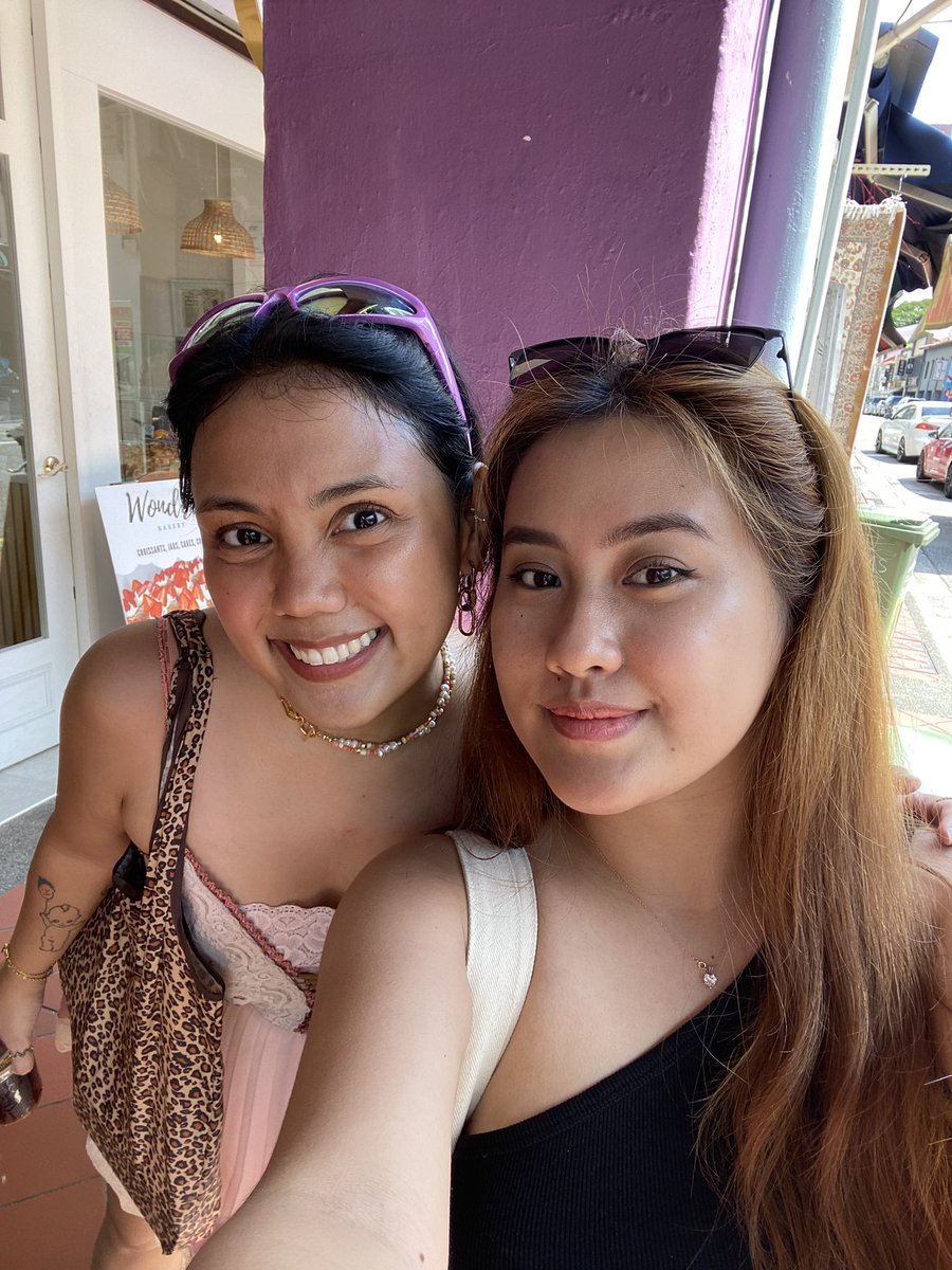 SAW <a href="/gabmesina/">gabrielle</a> IN FLESH! I CAN’T BELIEVE IT! HAHAHAHA 😭 ILY ENJOY! Hope you made it to bugis w/ your maleta 😂