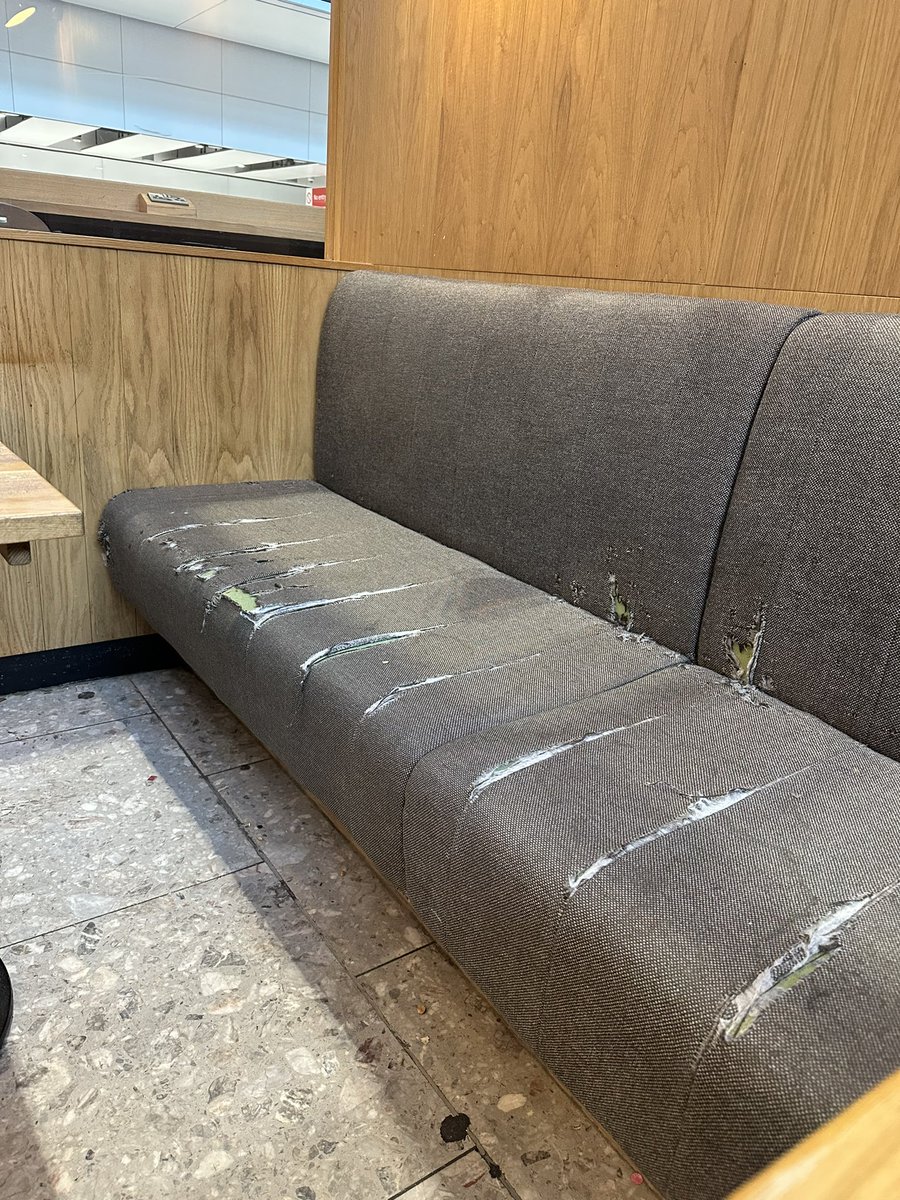eventintuition's tweet photo. @costacoffee 
Disgraceful our flagship terminal  @heathrowT5 that welcomes millions of guests to our country and you offer them this! Reported profits of $43bn and a growth of 11% at 2022 You should be ashamed. Sort it out ! 
#costacoffee 
#ashamed 
#terminal5
#customerexperience https://t.co/PTLvNzLtqF