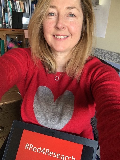 Sharing my #Red4Research selfie to support continued initiatives in research for best health and social care practice. 

🙏🙏🙏 to all involved in enabling & discovering new knowledge & creating impact for the benefit of service users, carers, colleagues & communities  💙🌈 😍