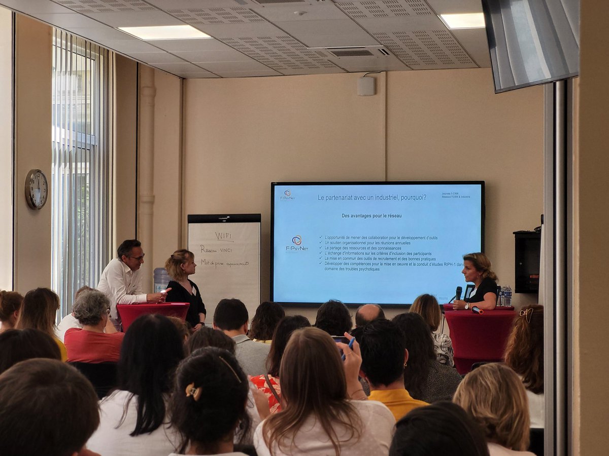 PsyNET_FCRIN's tweet image. Comment renforcer les collaborations entre @FCRIN_network  et les industriels en santé?
C&apos;était l&apos;occasion de présenter le partenariat @PsyNET_FCRIN  avec @BoehringerFR pour la mise en œuvre de l&apos;essai clinique sur la schizophrénie.
#connex2 #recherche #innovation #psychiatrie
