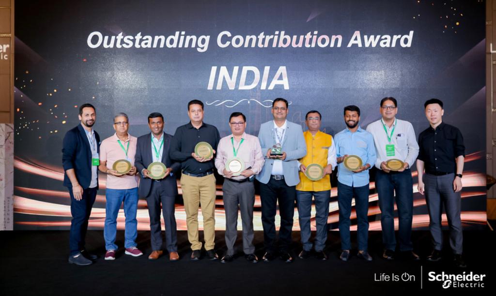 BSPL is proud to represent India in 'Easy Global Summit'.Team India was recognized for their “Outstanding Contributions Award “ by Schneider Industrial Automation Hub in China in Shanghai City.
@SchneiderElec
#GlobalSummit #industrial #electrical #winner #automation #business