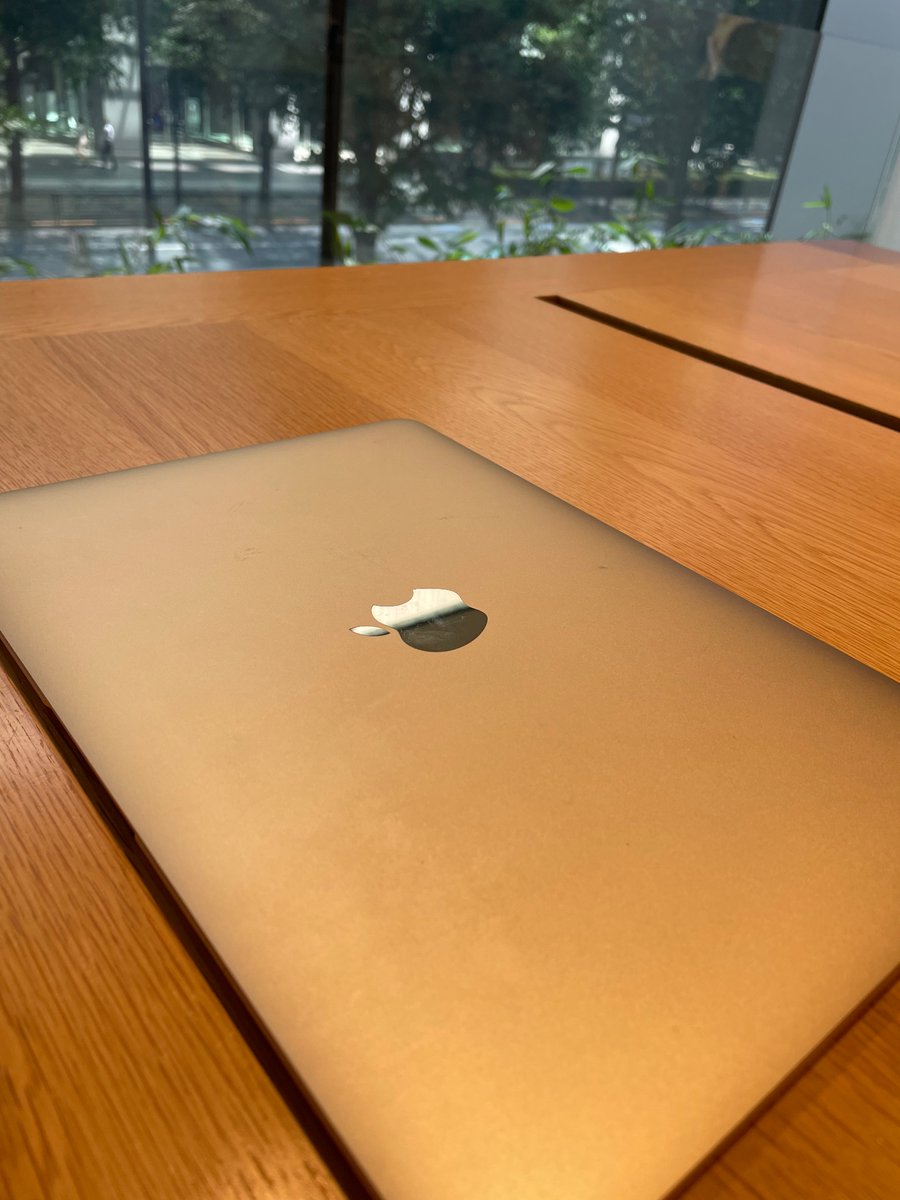 OdorunatsukoIto's tweet image. 修理からもどってきたよ！
もう少しつきあってね！
#MacBook #12inch