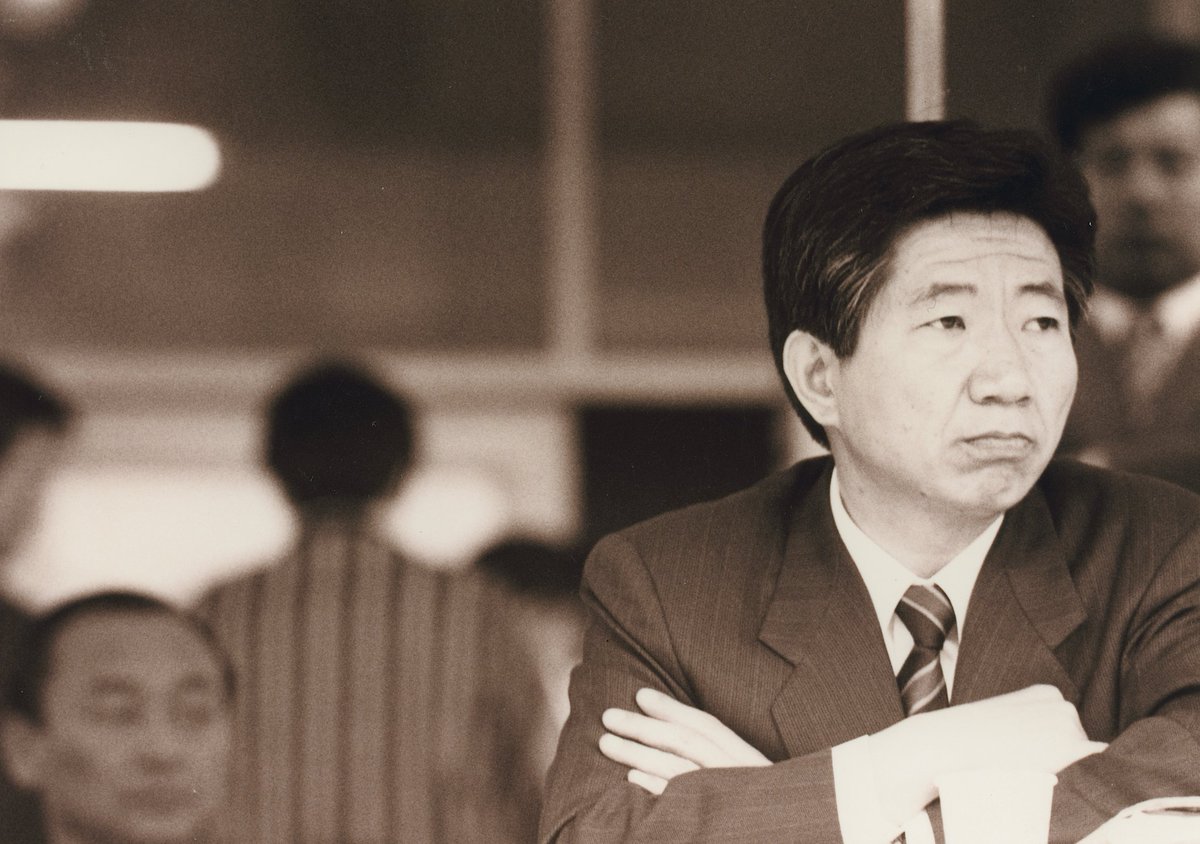 "모든 강물은 바다로 흘러간다.
그러나 어떤 강도 직선으로 흘러가는 강은 없다.
굽이치고 돌아간다.
그러면서 결국은 바다로 가는 것이다.
나도 애초 생각대로 갈 것이다."
- 2003년 6월 15일, 부산지구당 당직자 초청 오찬