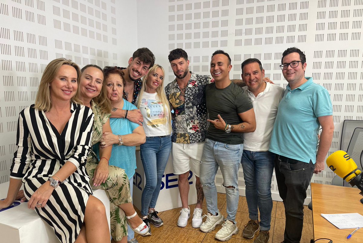 Mañana a las 13,00 te esperamos en <a href="/RadioSevilla/">Radio Sevilla</a> #SER 📡 esta semana  en formato podcast y vídeo-podcast

Capítulo 6  #enROLLANdonos
con...<a href="/LUISROLLAN/">LUIS ROLLÁN</a> <a href="/Raseloficial/">RaSeL</a> 
aqui:
 📡#Podcast 👉🏻 cadenaser.com/radio-sevilla/… 

📹#videopodcast 👉🏻 youtube.com/playlist?list=…