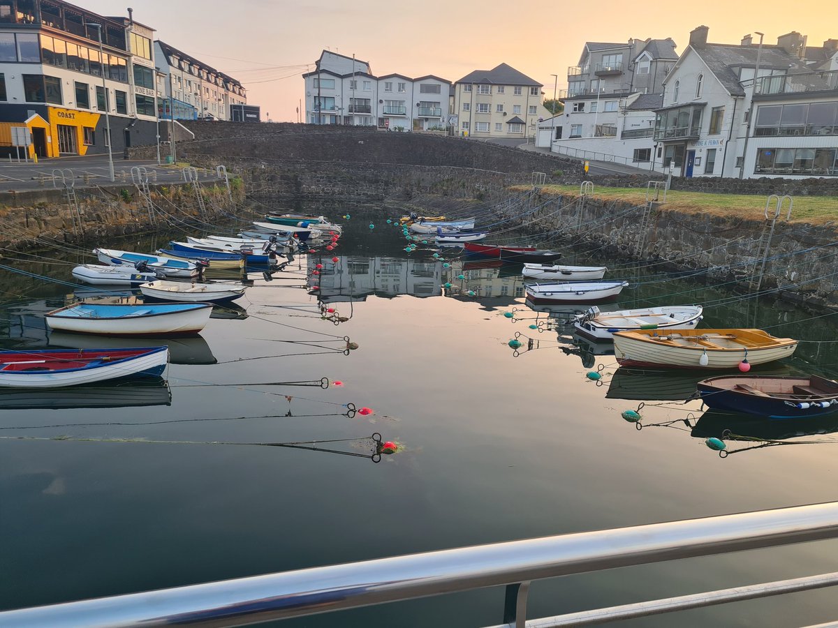 jimmyunited1's tweet image. Happy Friday everyone. I hope you have a fantastic weekend. 

Look after each other and #BENICE 

@VisitCauseway @PollyMcC71 @WeatherCee @angie_weather @loveportrush