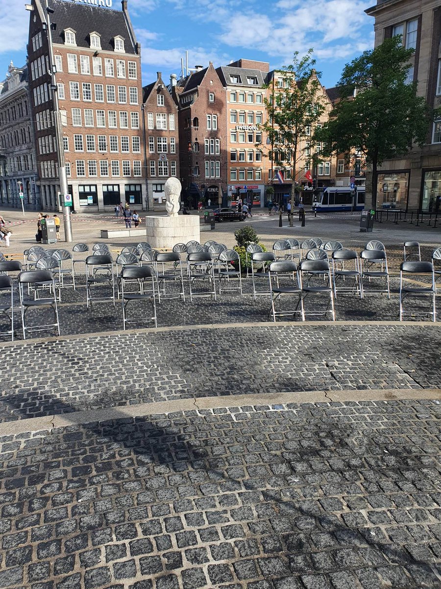 #Indischekwestie is een #Nederlandsekwestie
<a href="/peggystein/">Peggy Stein</a> and <a href="/IndischeKwestie/">Indisch Platform 2.0 / Meldpunt Indische Kwestie</a> 2.0 continue to tell and spread the stories of the living and the dead #Bersiap #Indischekwestie Their story must be told.👇