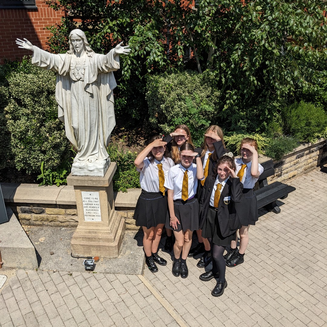 HolyCrossBury's tweet image. Many thanks to Year 10 students from Holy Family RC/CofE High School for taking part in this week’s Theology, Philosophy and Ethics workshop. Students were introduced to themes of the A-level and the challenges posed by disinformation and “fake news”.
youtube.com/watch?v=E5ORD-…