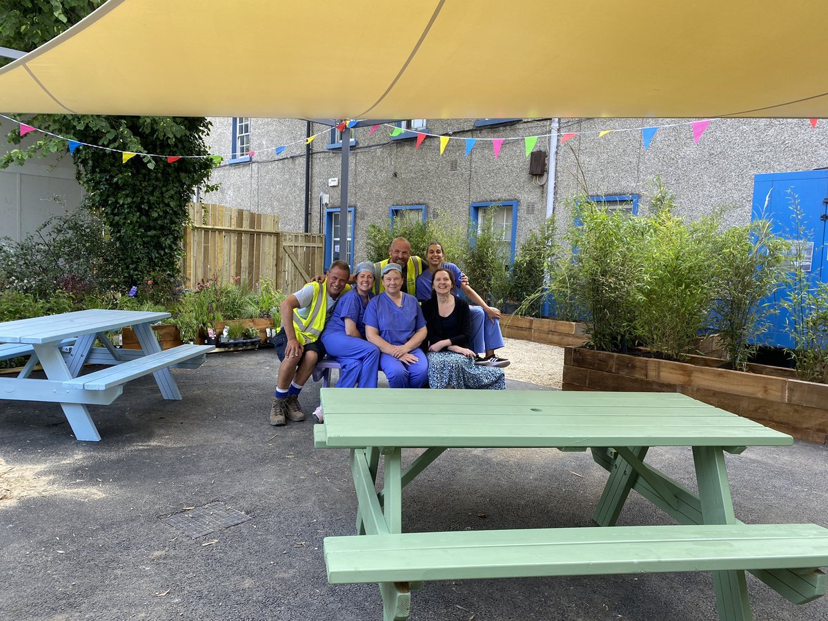 DifferenceDays's tweet image. @IrishDistillers truly amazing 👏👏 thank you for creating two wonderful wellness gardens for @stjamesdublin patients and staff. goodtimesgoodplace #ResonsibAllDay #IrishDistillers #differencedays