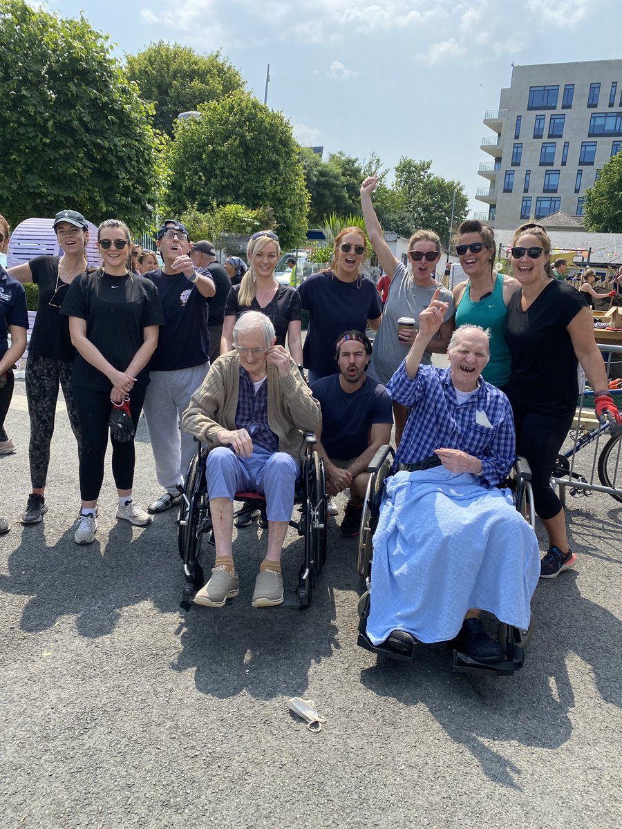 DifferenceDays's tweet image. @IrishDistillers truly amazing 👏👏 thank you for creating two wonderful wellness gardens for @stjamesdublin patients and staff. goodtimesgoodplace #ResonsibAllDay #IrishDistillers #differencedays