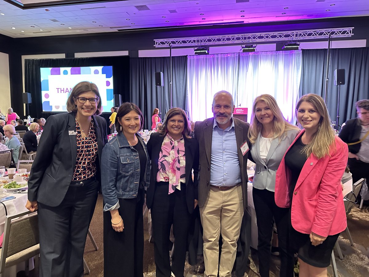 jorgebaron's tweet photo. I was grateful to be able to join outstanding elected officials and many others to support the important work of @PPAAWest to advance reproductive justice in WA &amp; beyond. @LizBerryWA @nicolemacri @MiaGregerson33 @tinaorwall @SlatterVandana @SenSaldana @TeresaCMosqueda @PerryElect https://t.co/YjhvztaZIf
