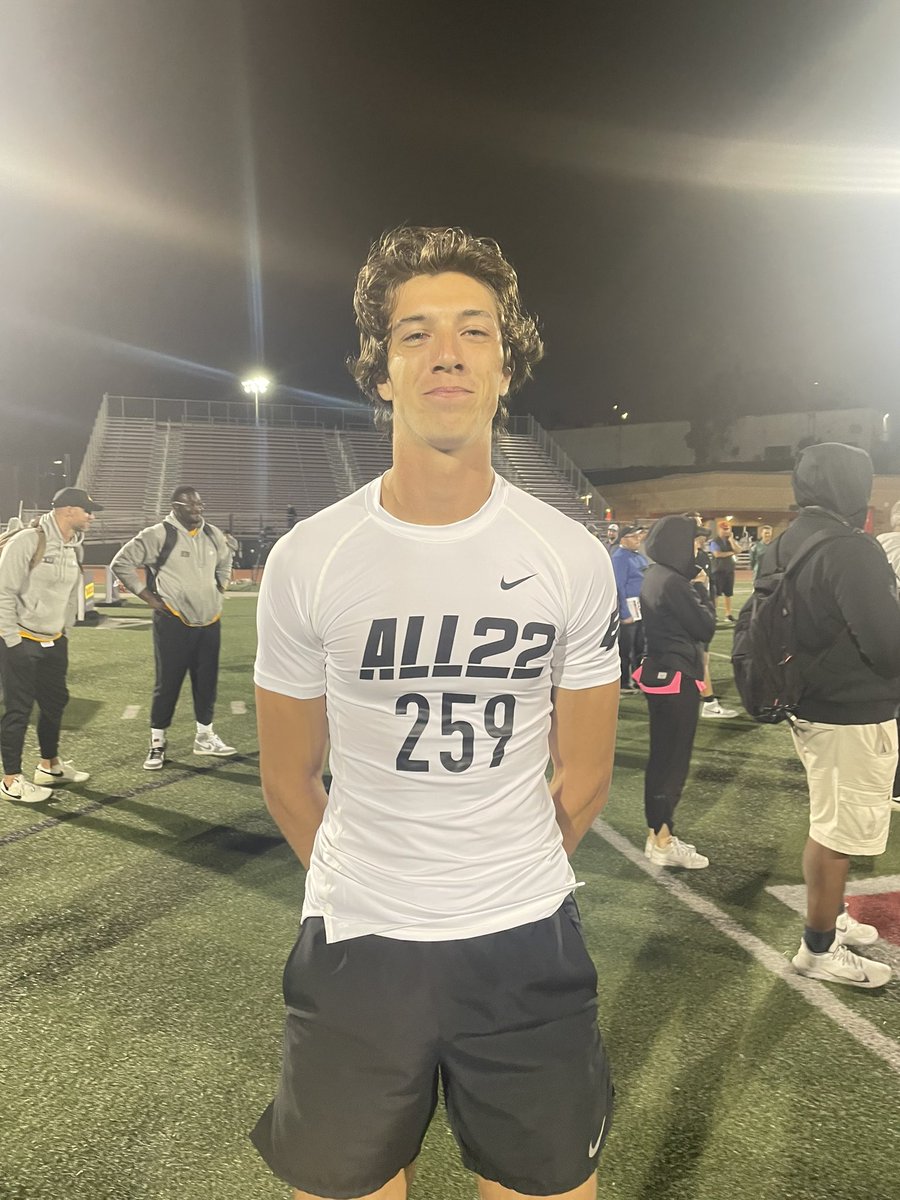 CFFroton's tweet image. 🚨Elite 11 Pro Day MVP, Alabama commit Julian Sayin slayed the competition with a sky-high 49-of-50 score

My skill position MVPs were Chris Henry Jr. from Group 1, and Will Cinafrinni from Group 2

A Hoop star, Cinafrinni is a long, flexible WR with a massive catch radius