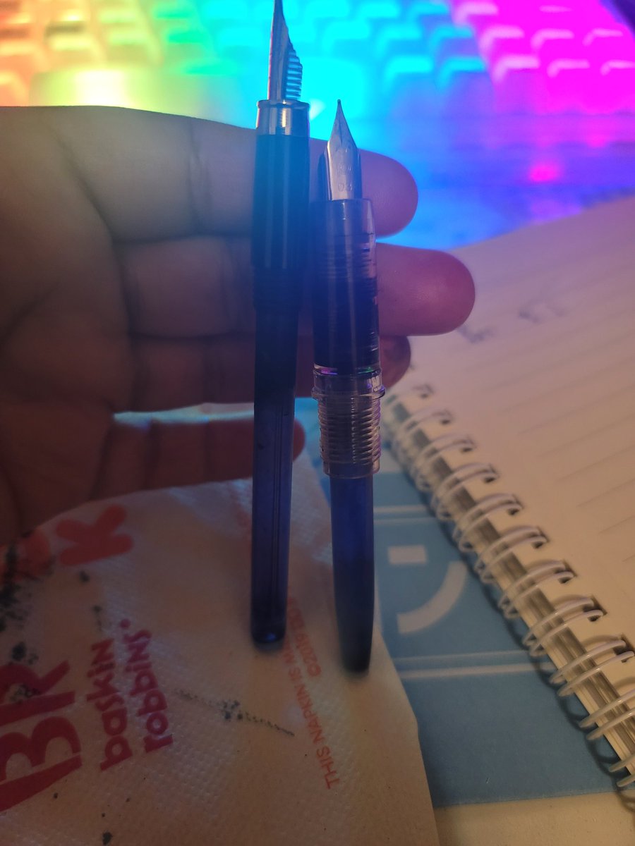Hunter_PRO_69's tweet photo. Wondering why neither would write both ink dead zz https://t.co/xM60jtWU8y