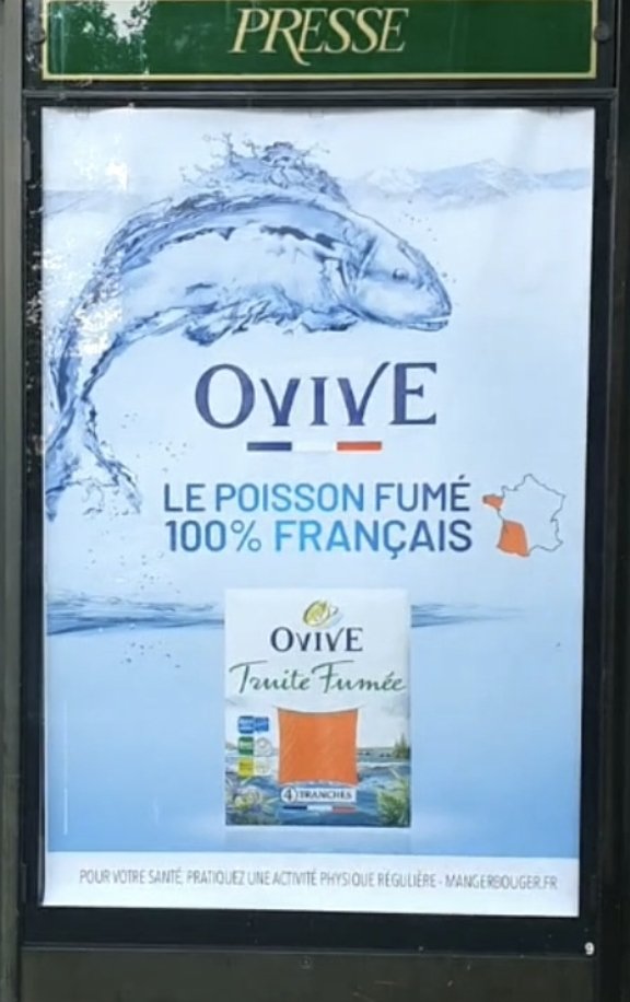 ChouetteAgile's tweet photo. Vu sur un kiosque à journaux... "#Ovive, poisson fumé 100% francais"... Et aussi 100% coopératif et 100% @Agri_confiance 😉
Cc @Lacoopagri_NA https://t.co/2emPeHA2yQ