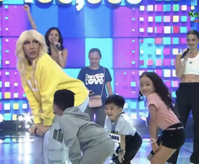 111_mowmow's tweet photo. Ang kyut nilaa🥹😭!!

#ViceGanda | #ShowtimeWithABang  | Vice Ganda https://t.co/553ontZIo0
