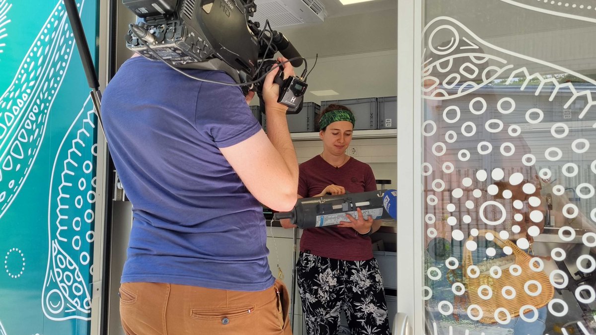 EMBLtrec's tweet photo. Yesterday TVP3 Gdańsk visited #EMBLtrec at @OceanLab_IOPAN. 

You can watch the result here (in Polish): https://t.co/0jFffjGFTY 

@TVPGdansk @embl @TaraOcean_ @EMBRC_EU @PAN_akademia   

📸 Dorota Badowska / EMBL https://t.co/08s5CLde9G