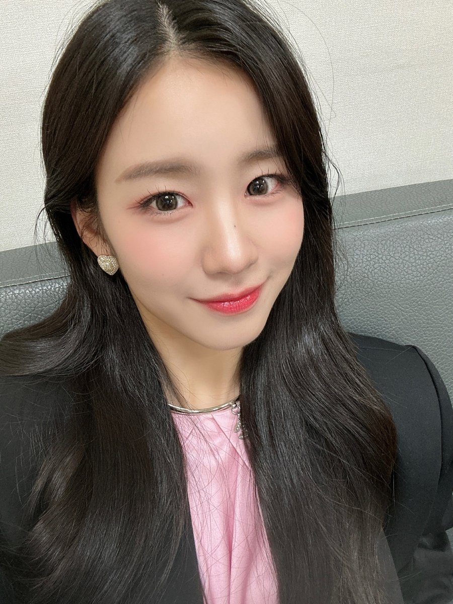 WOOAH_HM's tweet photo. [#우연]
안녕 와우 나는 핑크욘이야 🍓💕

#wooah #우아 #WOOYEON https://t.co/UjarzHBxRY