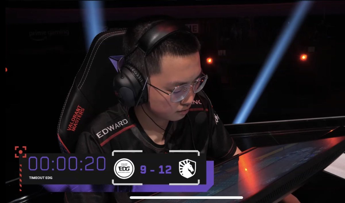 TenZOfficial's tweet photo. Kangkang got that Ipad on table monitor tilt, might be the secret tech https://t.co/sTX5IHUMbg