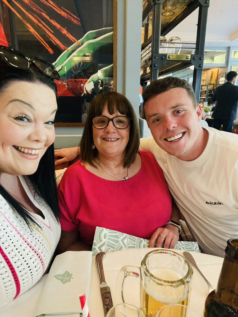 😍💛GREAT NIGHT😍💛 especially for <a href="/Brad_J_J/">Bradley Johnson</a> he had REAL Mamma Mandy and he also had PRETEND Mamma Mandy <a href="/emmerdale/">Emmerdale</a> as he always says,which is so cute “My two Mandy’s” 🤣🤣 such a lovely time,THANKYOU <a href="/theivyleeds/">The Ivy Leeds</a> it was gorgeous. #emmerdale @itv #theivy #leeds #yorkshire 😍💛