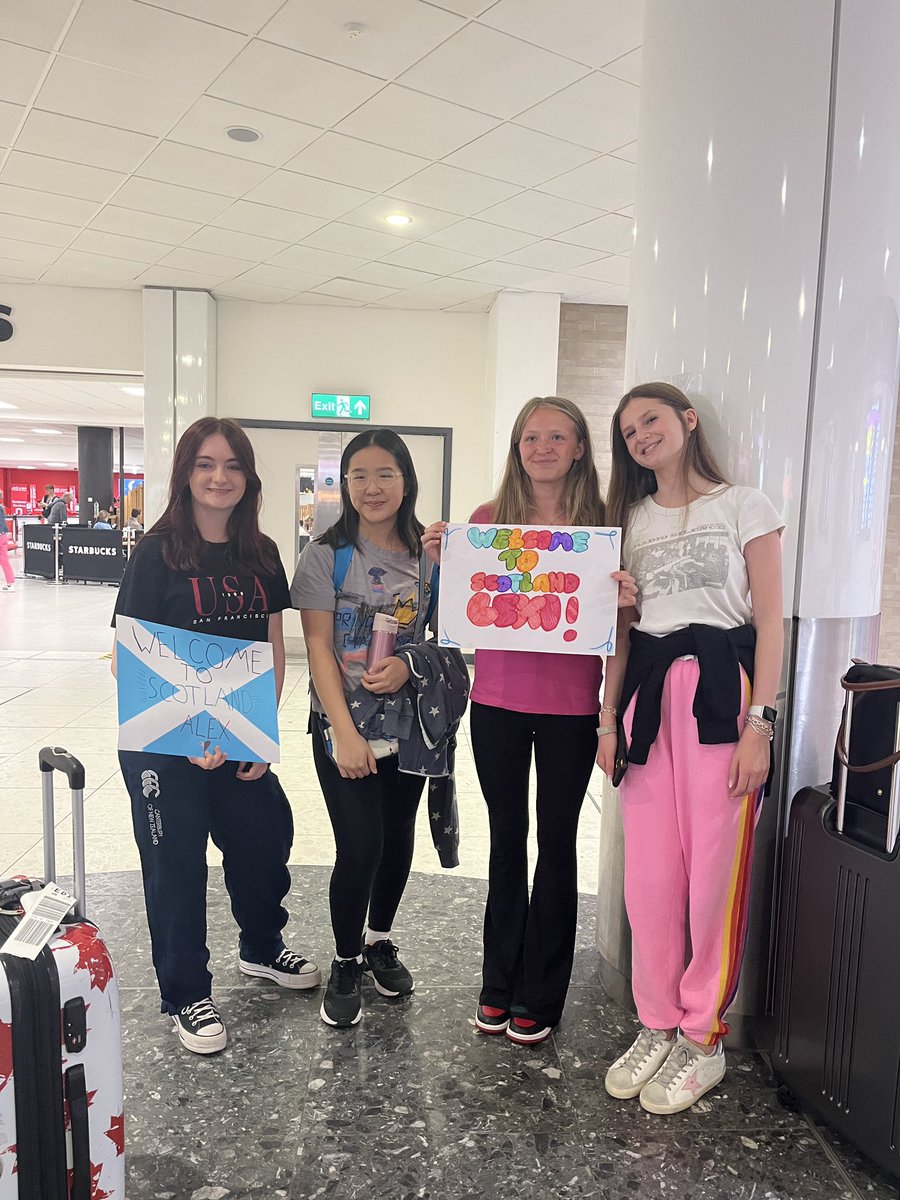 stgeinternat's tweet image. An early start for our @stgeorgesedin students to welcome their @SCS_Clementines exchange partner.
🏴󠁧󠁢󠁳󠁣󠁴󠁿🇨🇦
#exchangeprogramme #internationaleducation #makingconnections #friendship