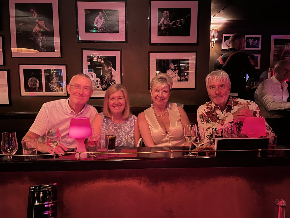 IanGorsuch's tweet photo. Citrus sun at ronnie Scott’s https://t.co/gM7ajZDrz0