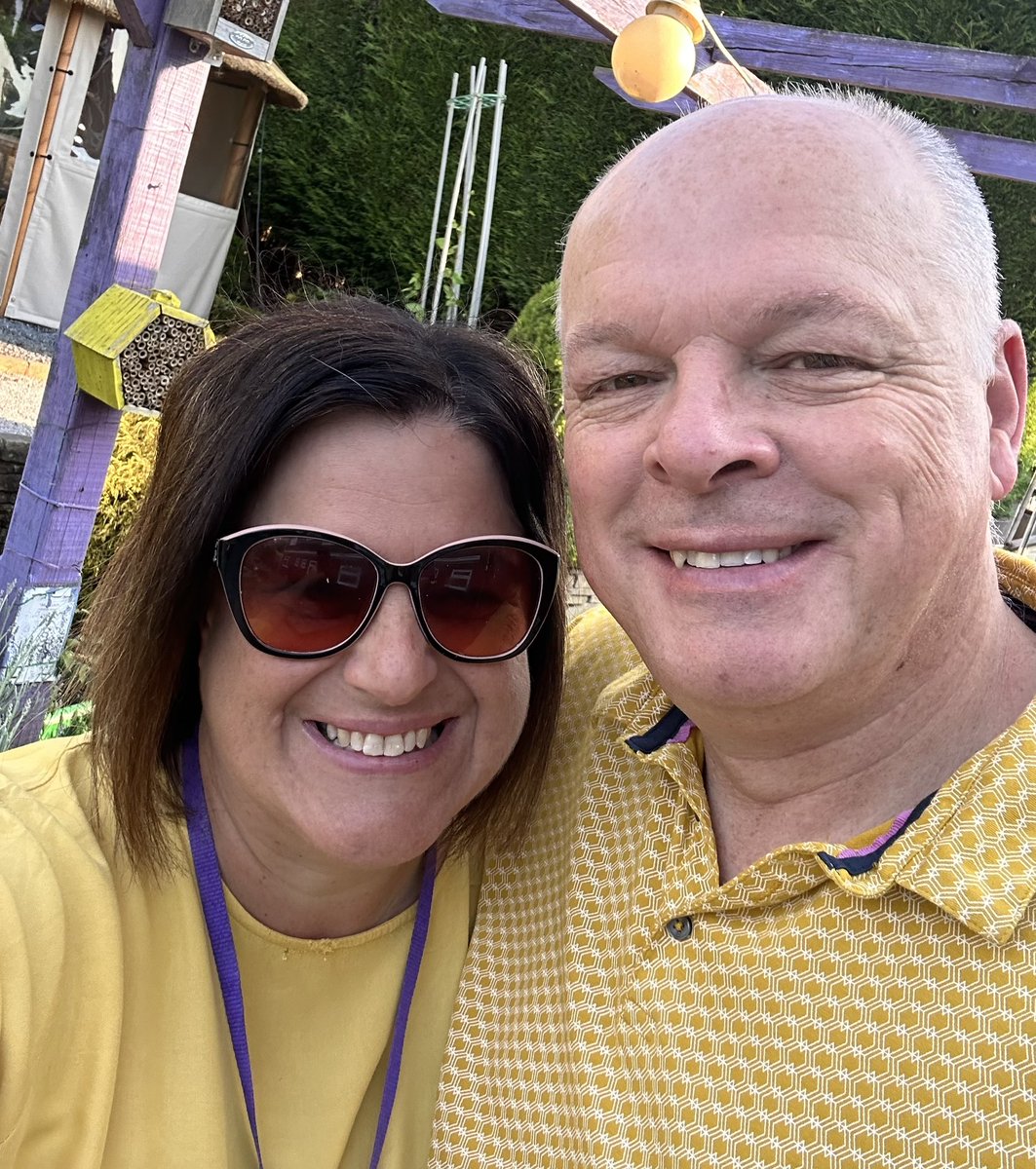 @BenOxlade1 Mr G commented I looked like sunshine this morning. When I explained I was wearing yellow today to mark #cysticfibrosis week , he decided to join me. Will donate later @cftrust . 
#WearYellowDay