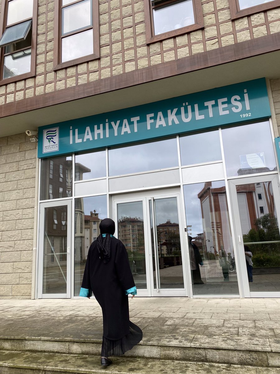 oziklcc's tweet photo. Arkadaşlar ben mezun oldum..23’✨🥹🌹
.
@rteu_hameran 🌿 https://t.co/6EBALo7wWK
