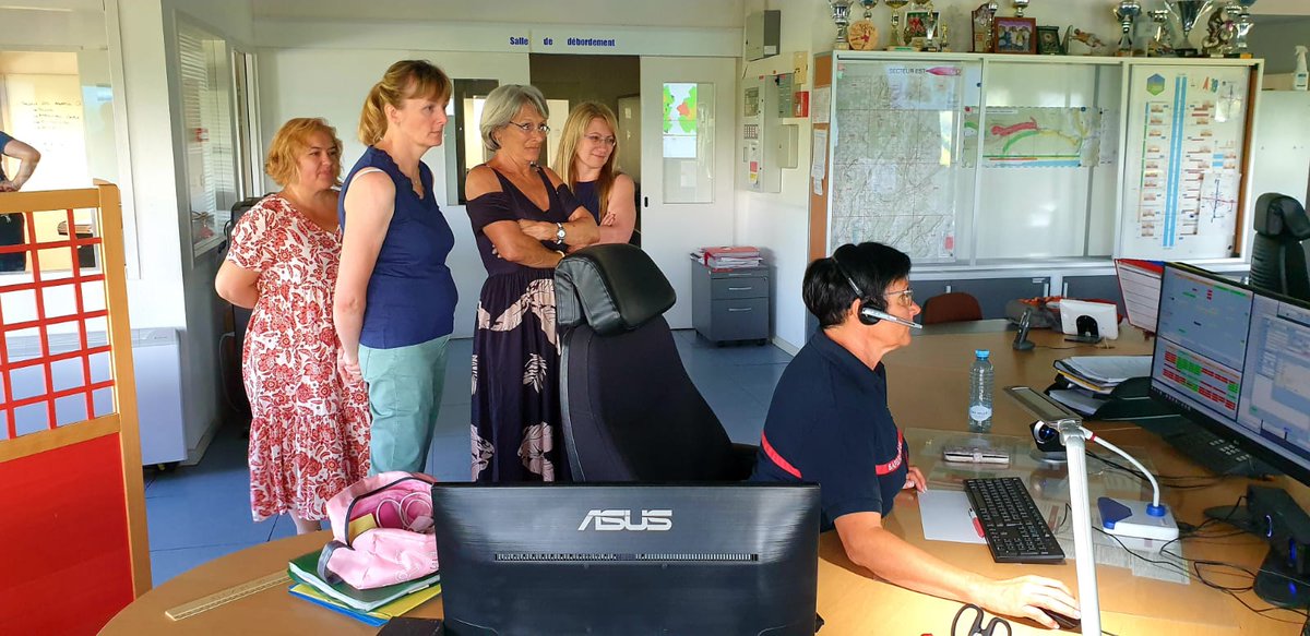 FredTisserant's tweet photo. TRANSVERSALITE

Afin de mieux cerner les missions et le travail des personnels du CTA-CODIS39, des temps d'échanges sont organisés avec toute la ressource du @SDIS39

1ère expérience avec les collegues #PATS  du groupement des unités territoriales. 😉
@CyrilFournier39
@Prefet39 https://t.co/6g8syAmW5P