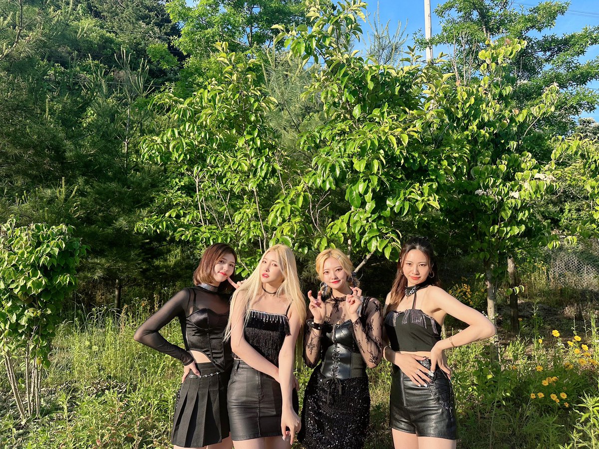 OfficialLcu's tweet photo. [#시크한아이들] 
린아 , 유희 , 신디 , 로아 
오늘도 시크한아이들 🫶
.
.
. 
.
#리즈엔터 #lizent #kpop #girlgruop #kpopgirlgroup 
#유희 #신디 #로아 #린아 https://t.co/7APNXOdC7S