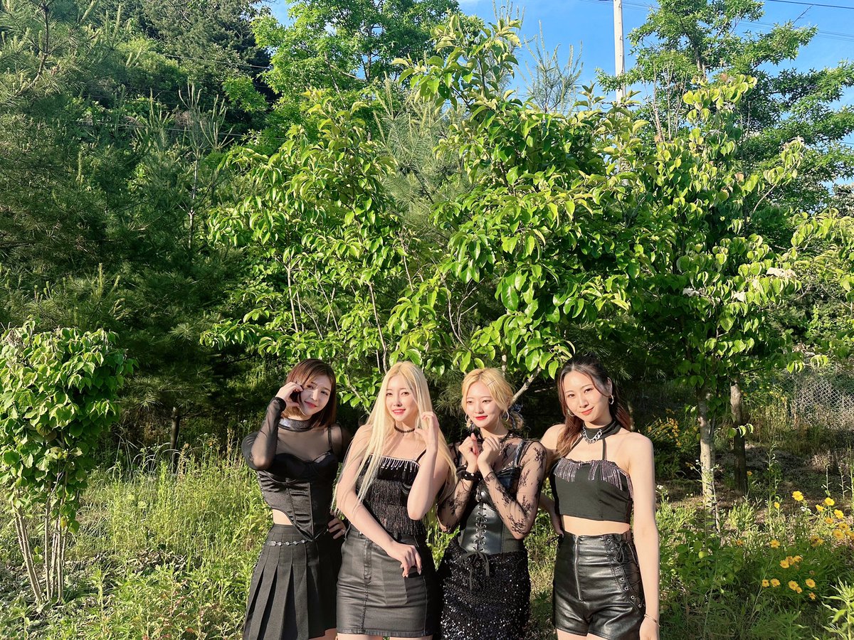 OfficialLcu's tweet photo. [#시크한아이들] 
린아 , 유희 , 신디 , 로아 
오늘도 시크한아이들 🫶
.
.
. 
.
#리즈엔터 #lizent #kpop #girlgruop #kpopgirlgroup 
#유희 #신디 #로아 #린아 https://t.co/7APNXOdC7S